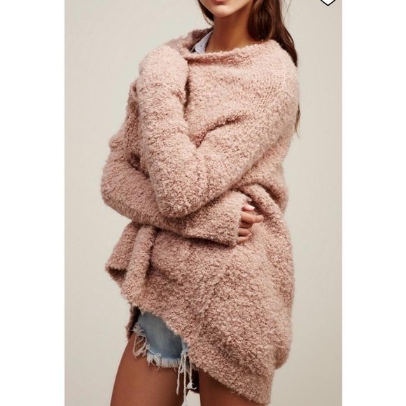 Free People Sweaters - NWOT 𝅺Free People Chunky Pink Boucle Sweater long Cardigan